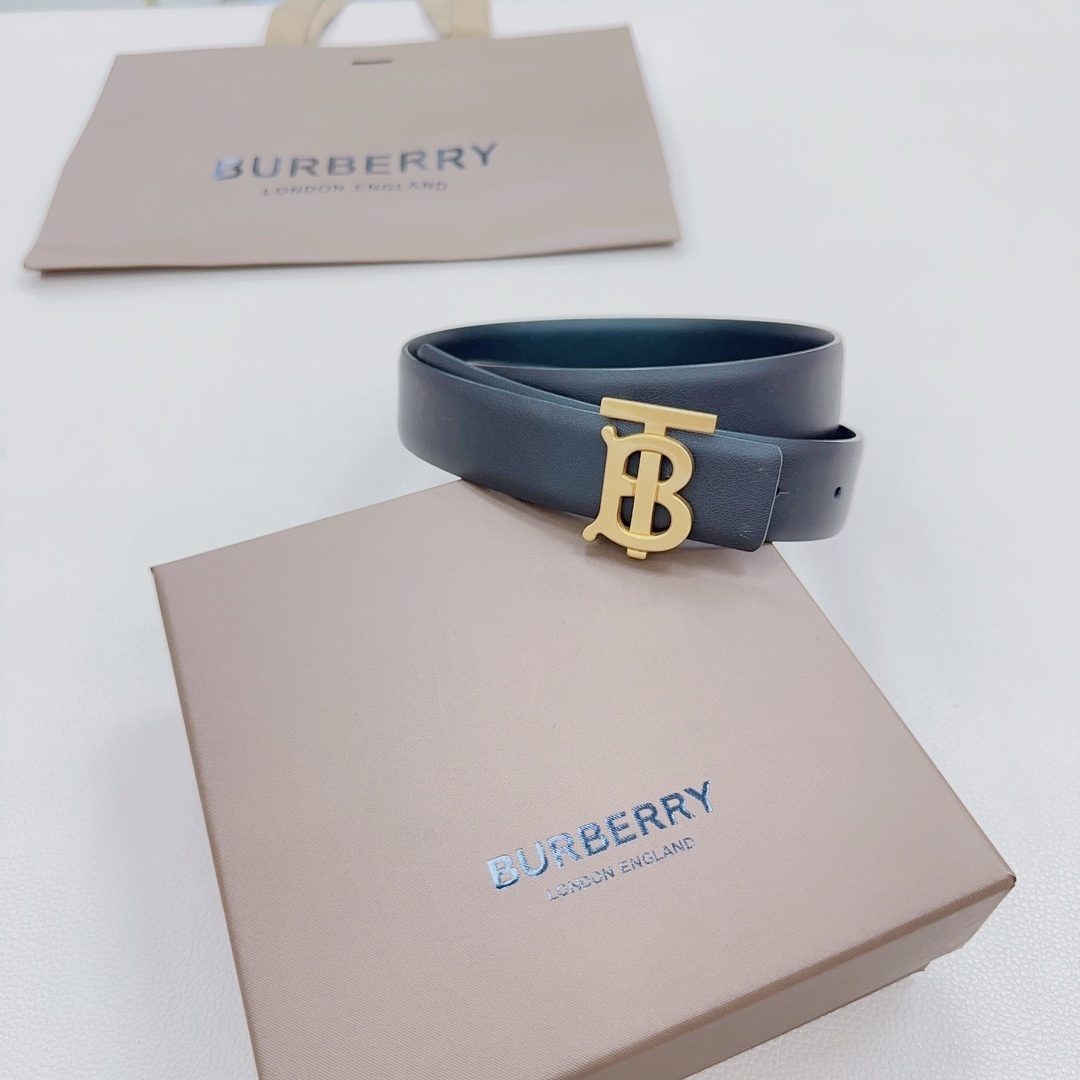 Burberry Reversible Leather TB Belt with a gold-plated Thomas Burberry Monogram buckle.