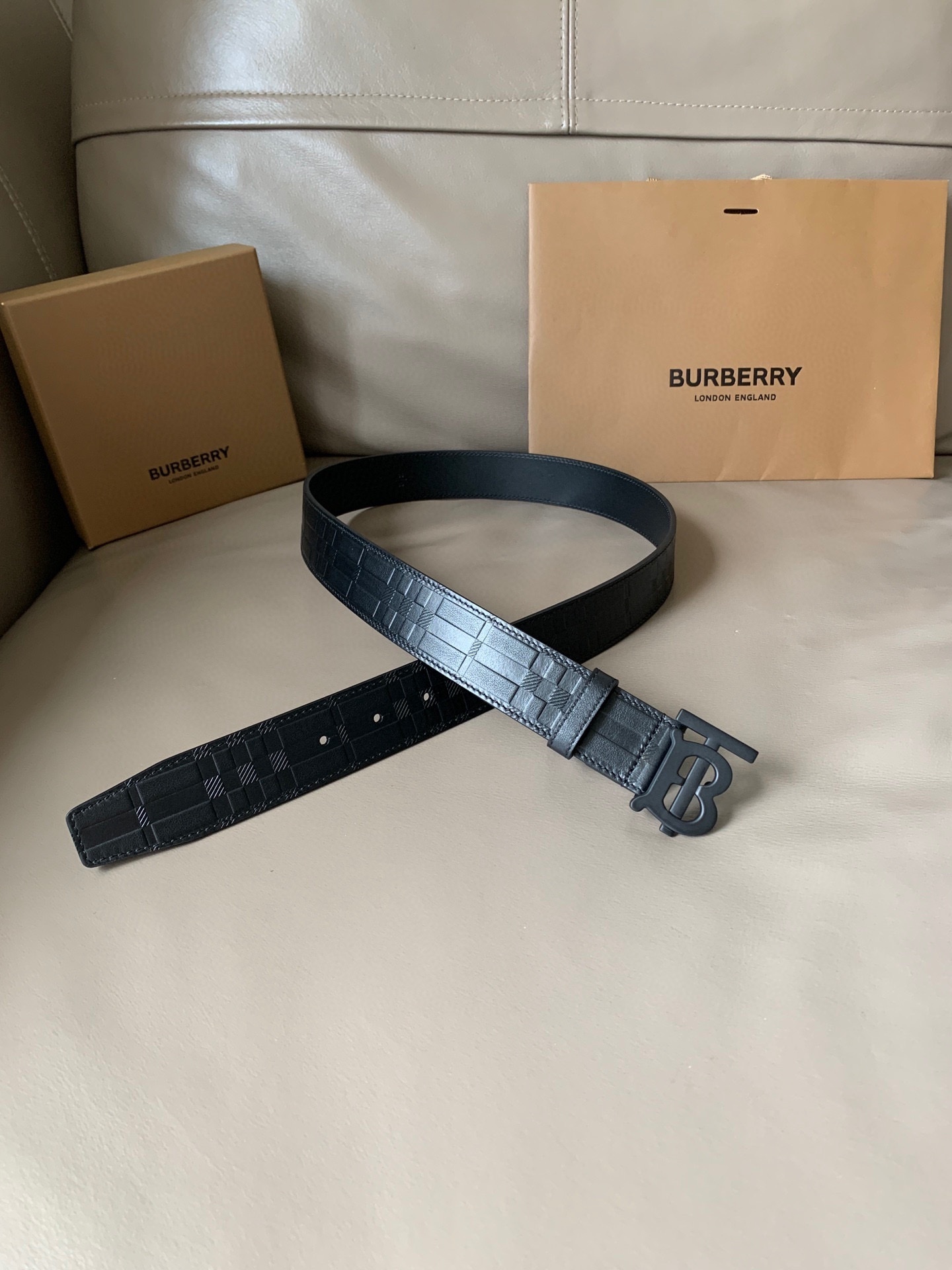Burberry leather TB-buckle belt Black