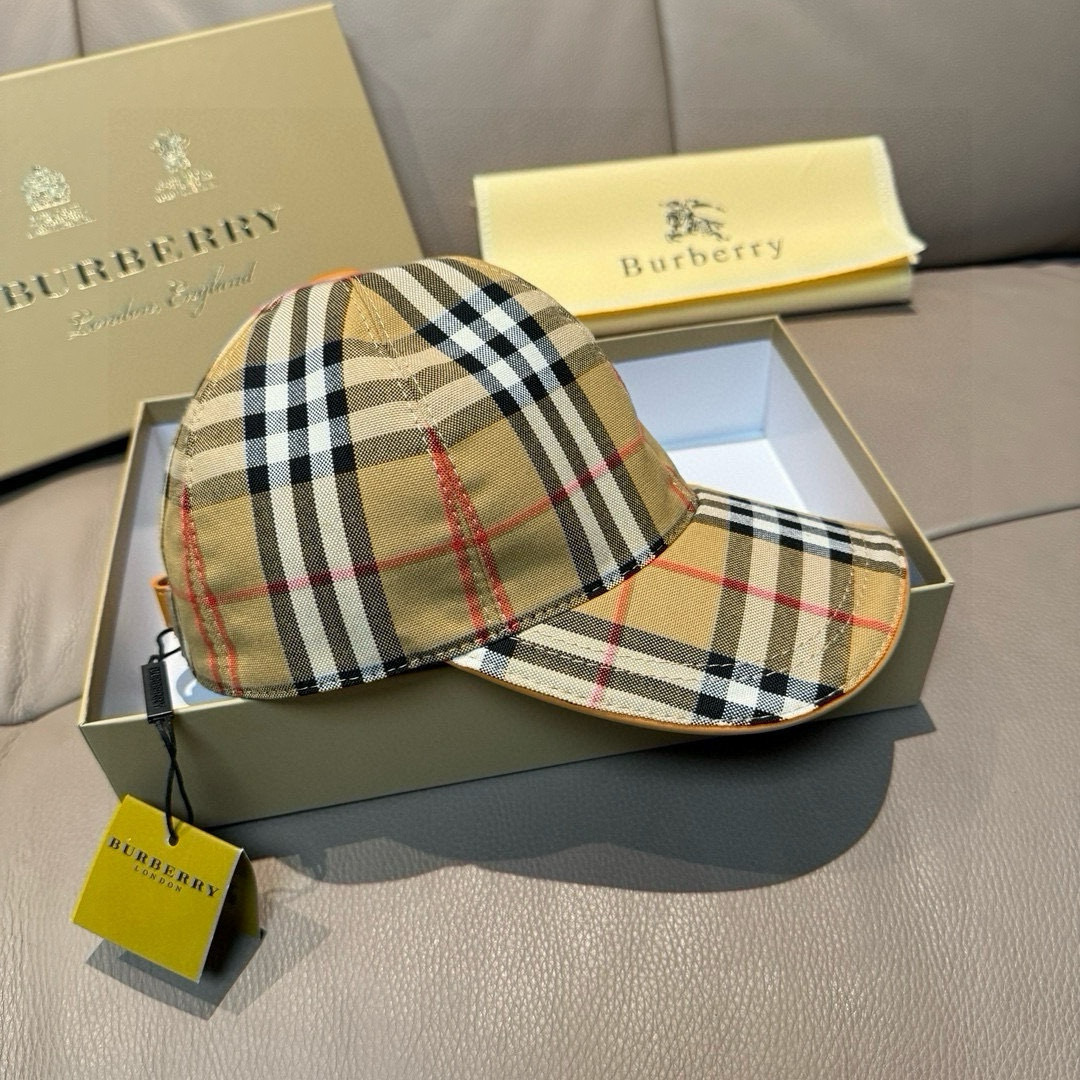 Burberry Check Cotton Baseball Cap in Archive Beige.