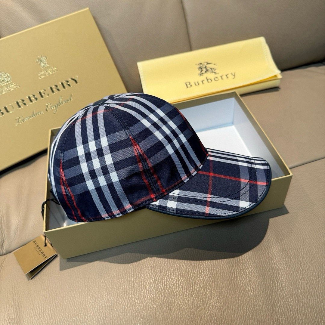 Burberry Check baseball cap made from cotton twill.