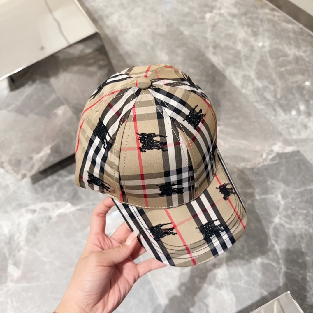 Burberry Vintage Check cotton baseball cap with the signature Equestrian Knight motif.