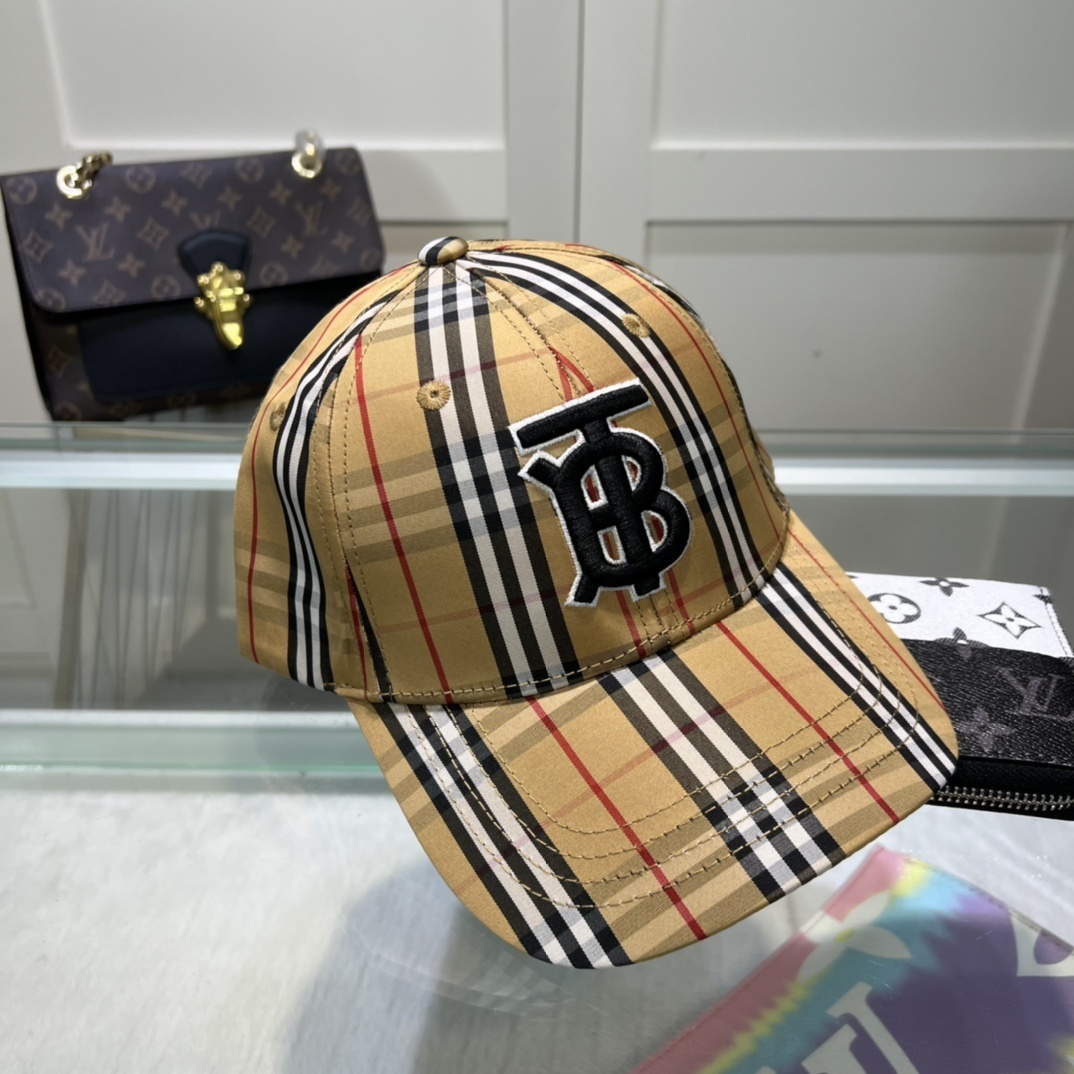 Burberry TB Monogram Motif Vintage Check Cotton Baseball Cap in Archive Beige.