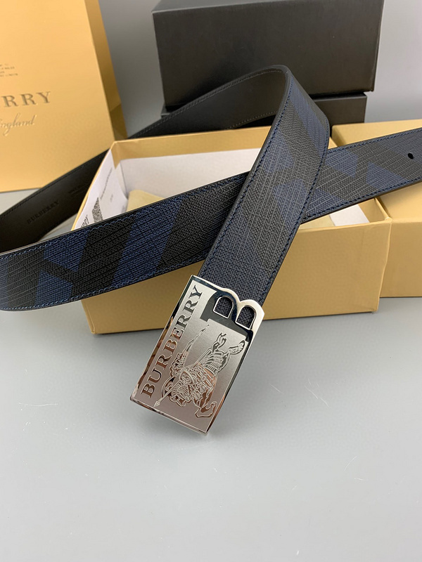 Burberry Check reversible belt with a silver-tone plaque buckle