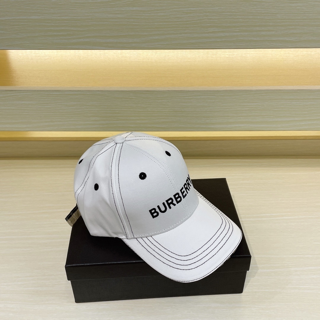 Burberry baseball cap made from a cotton blend material.