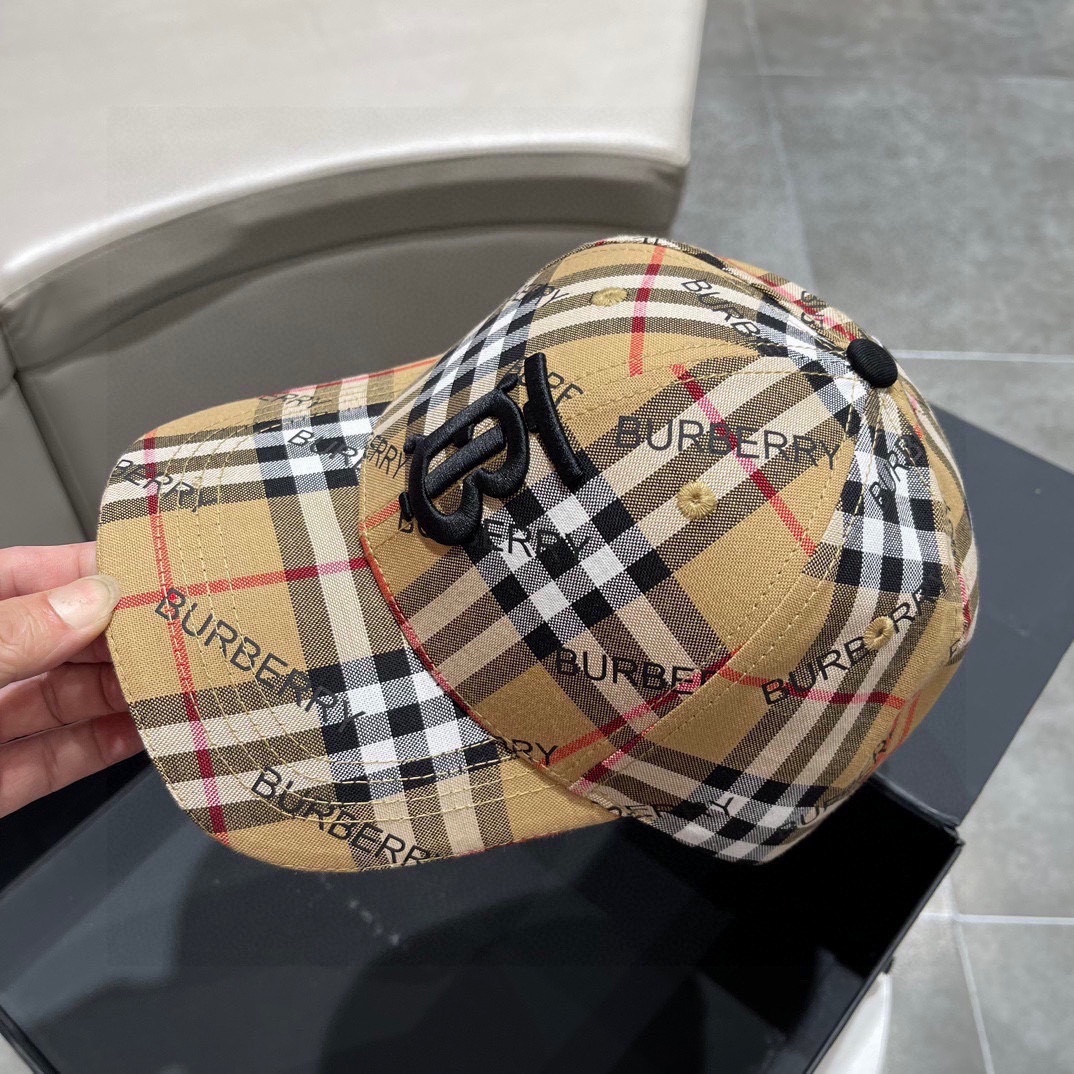 Burberry Check Cotton Baseball Cap in Archive Beige with a black TB logo