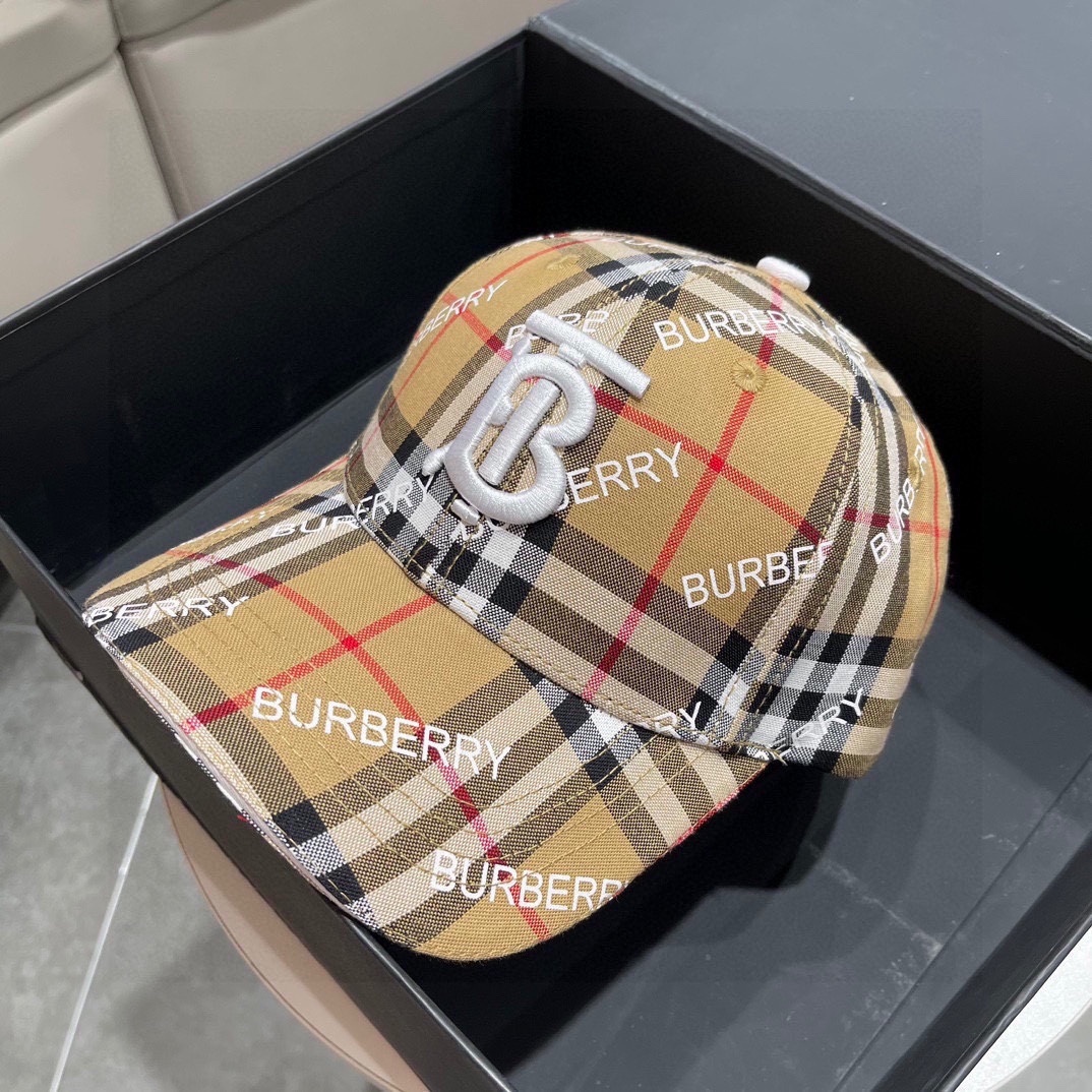 Burberry TB Check Cotton Baseball Cap in Archive Beige with a Monogram Motif.