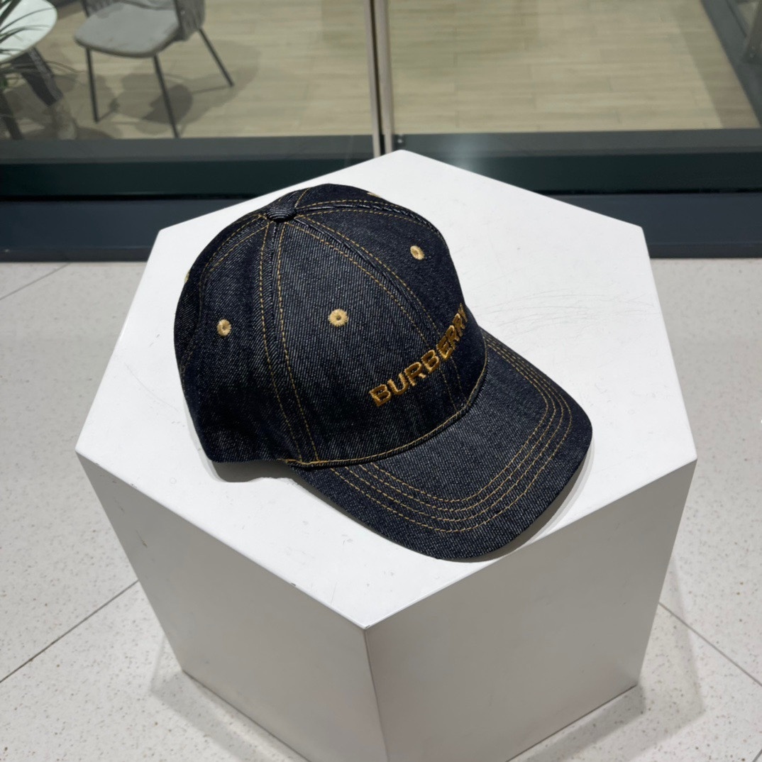 Burberry  logo-embroidered denim baseball cap.