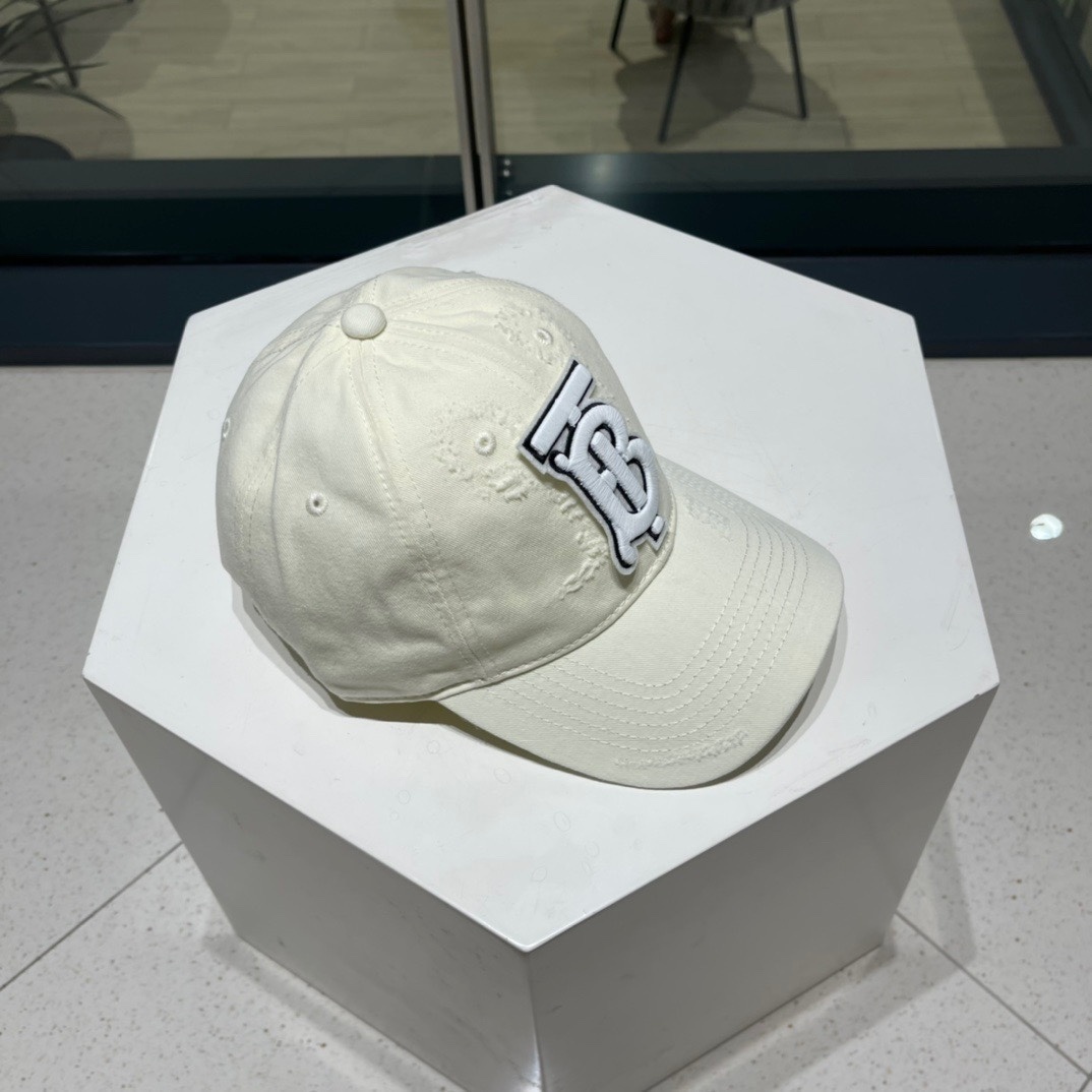 Burberry cotton white Cap