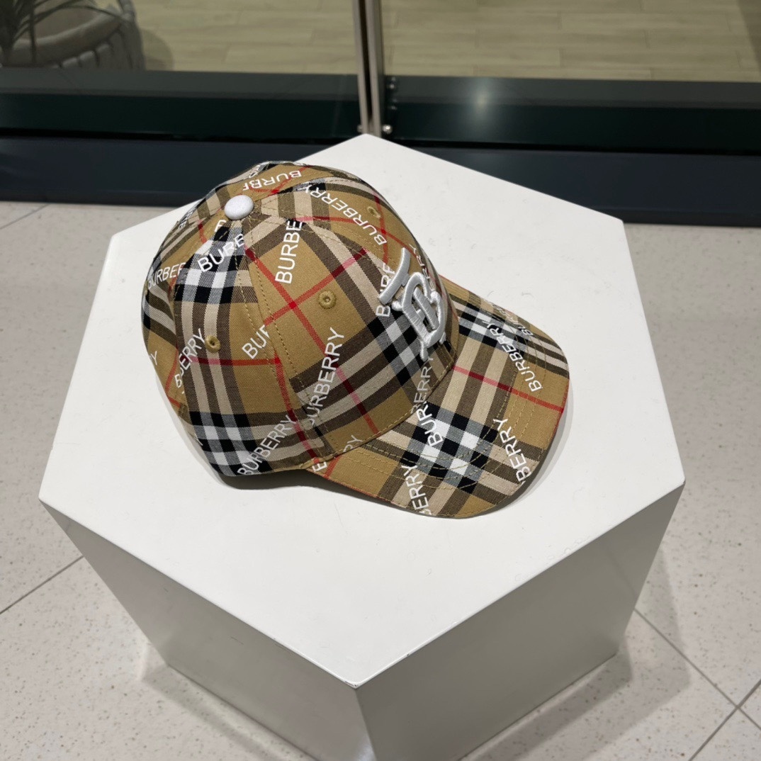 Burberry TB Monogram Motif Vintage Check cotton baseball cap in archive beige