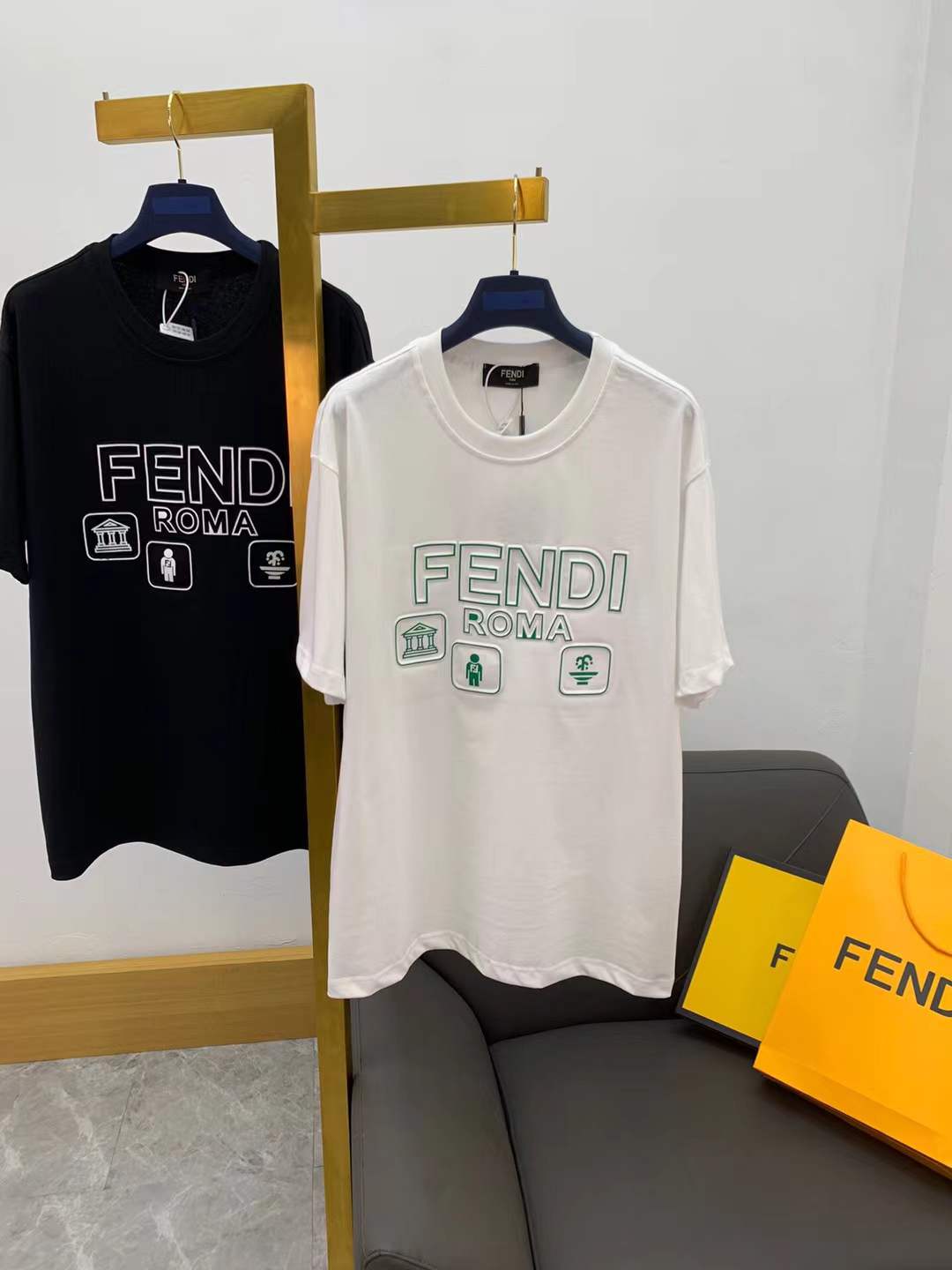 Fendi Roma 1925 cotton T-shirt with green embroidered details