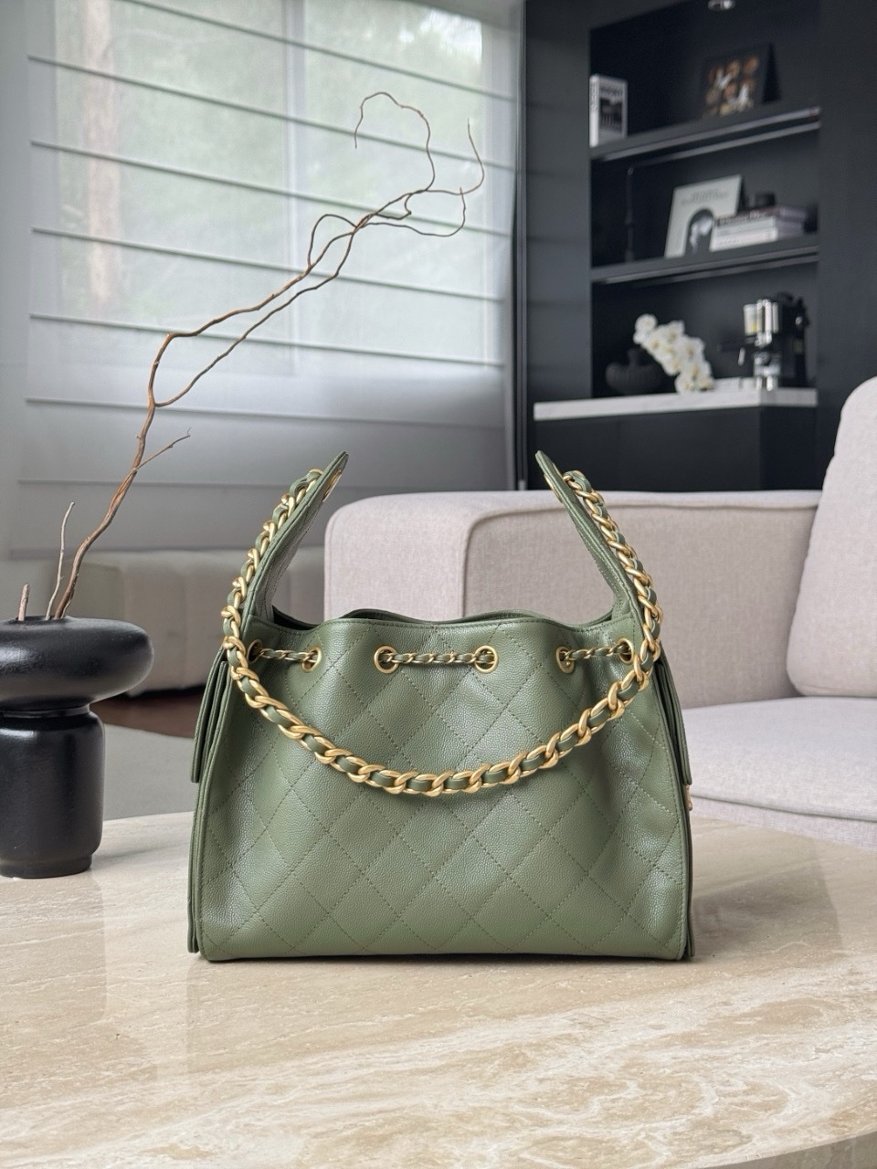 Chanel 25 Hobo bag in avocado green calfskin leather Size 30x26x14cm