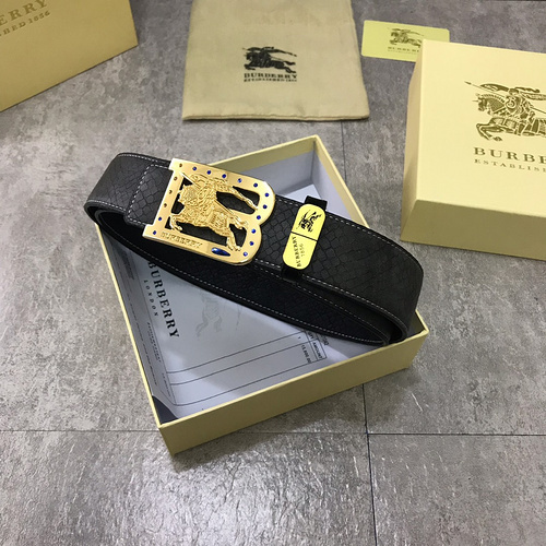Burberry belt with a gold-tone horse insignia buckle