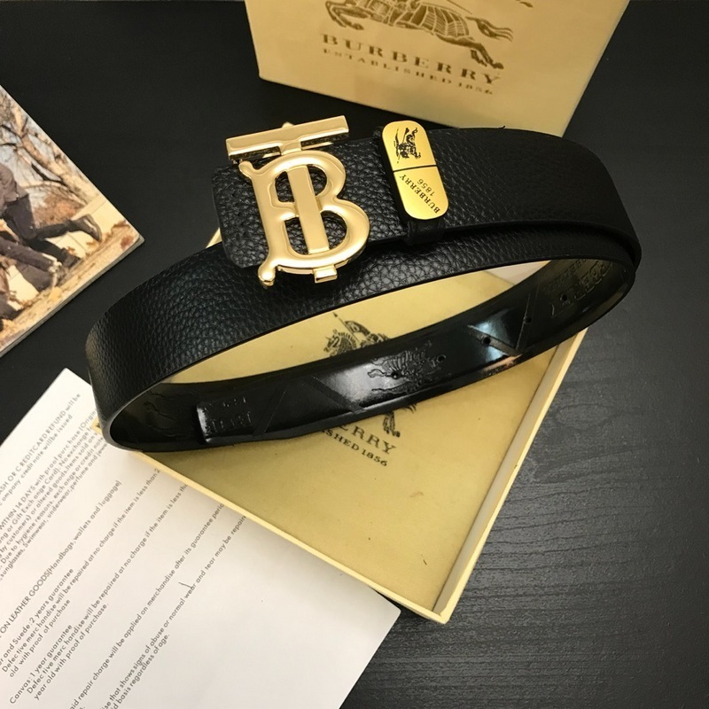 Burberry reversible leather belt with a gold-plated Thomas Burberry Monogram plaque buckle