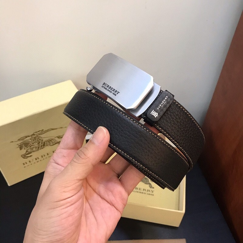 Burberry belt with a silver-tone buckle featuring the brand's Equestrian Knight Design.