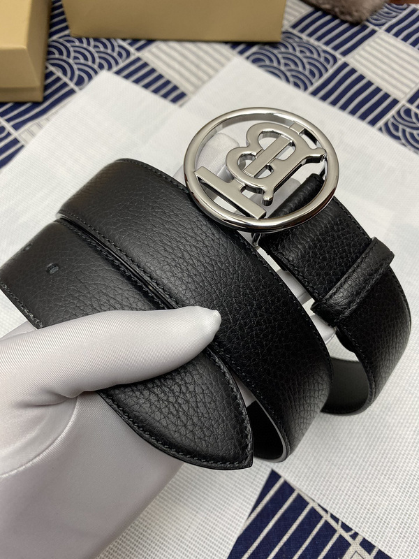 Burberry black leather belt with a silver-tone Thomas Burberry (TB) monogram plaque buckle.