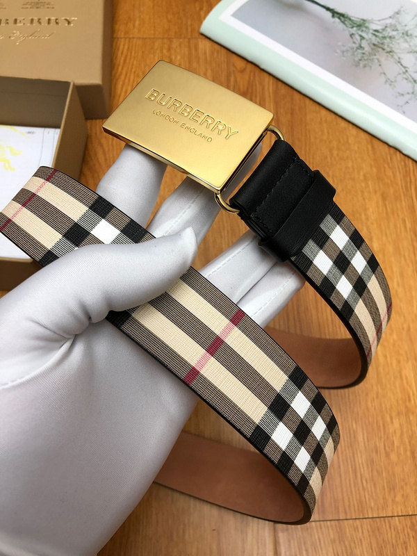 Burberry reversible check and leather belt with a gold-plated buckle