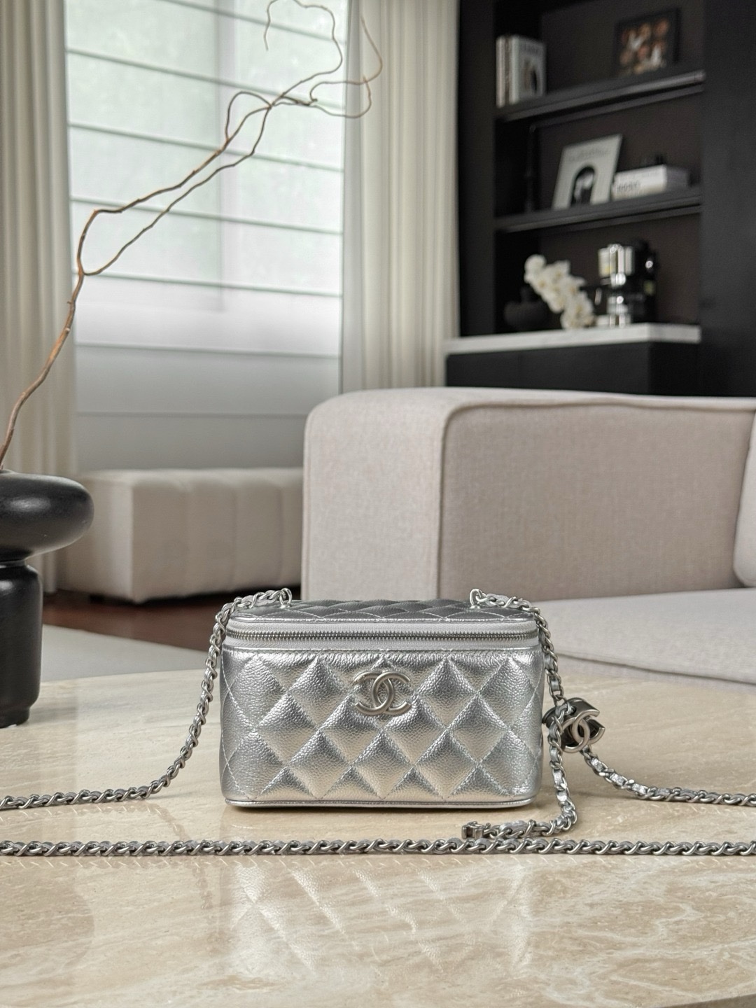 Chanel Bags Code 10349 25B Size 9.5x17x8cm