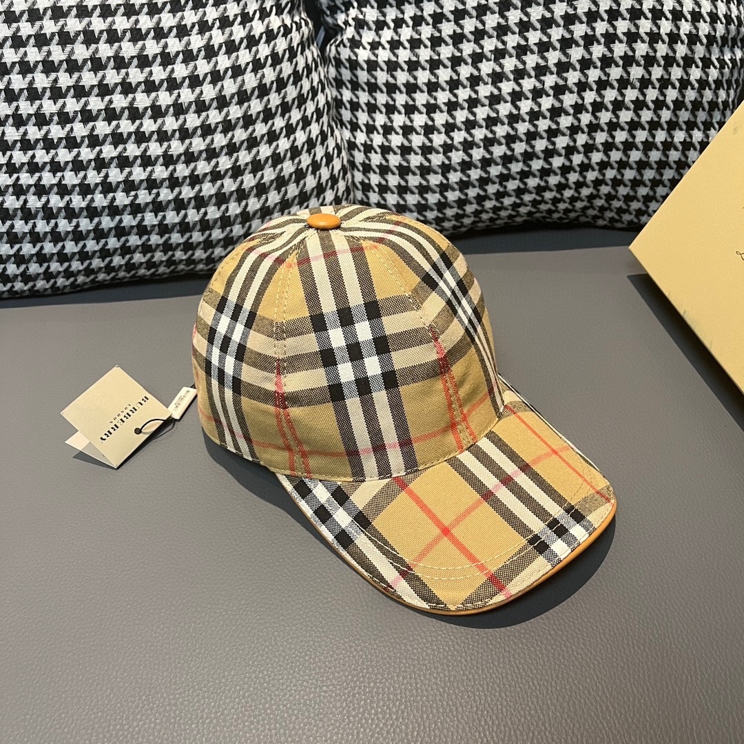 Burberry Check Cotton Baseball Cap in Archive Beige
