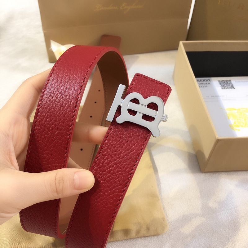 Burberry reversible leather TB belt with a palladium-plated Thomas Burberry Monogram plaque buckle