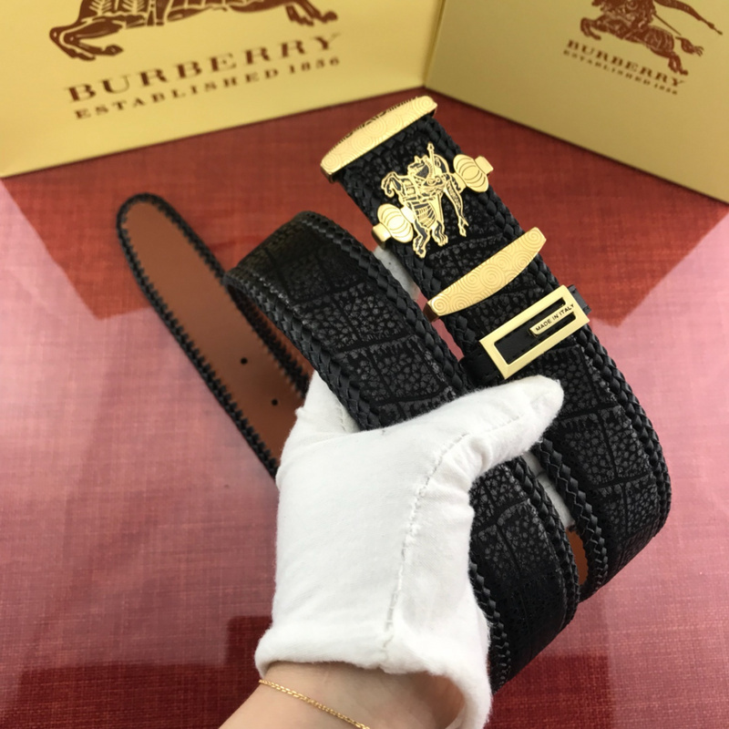 Burberry black leather belt with an iconic gold-tone lion buckle