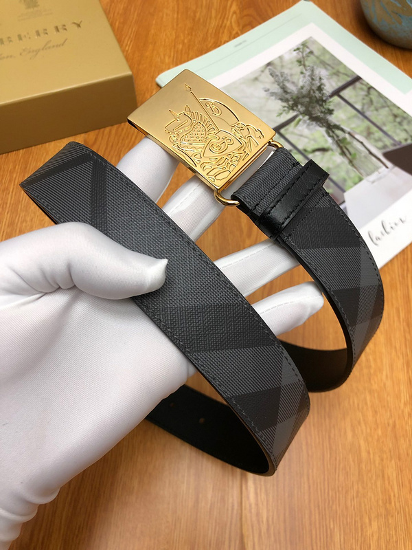 Burberry Check reversible belt in charcoal coated canvas and leather with a gold-tone Equestrian Knight Design plaque buckle