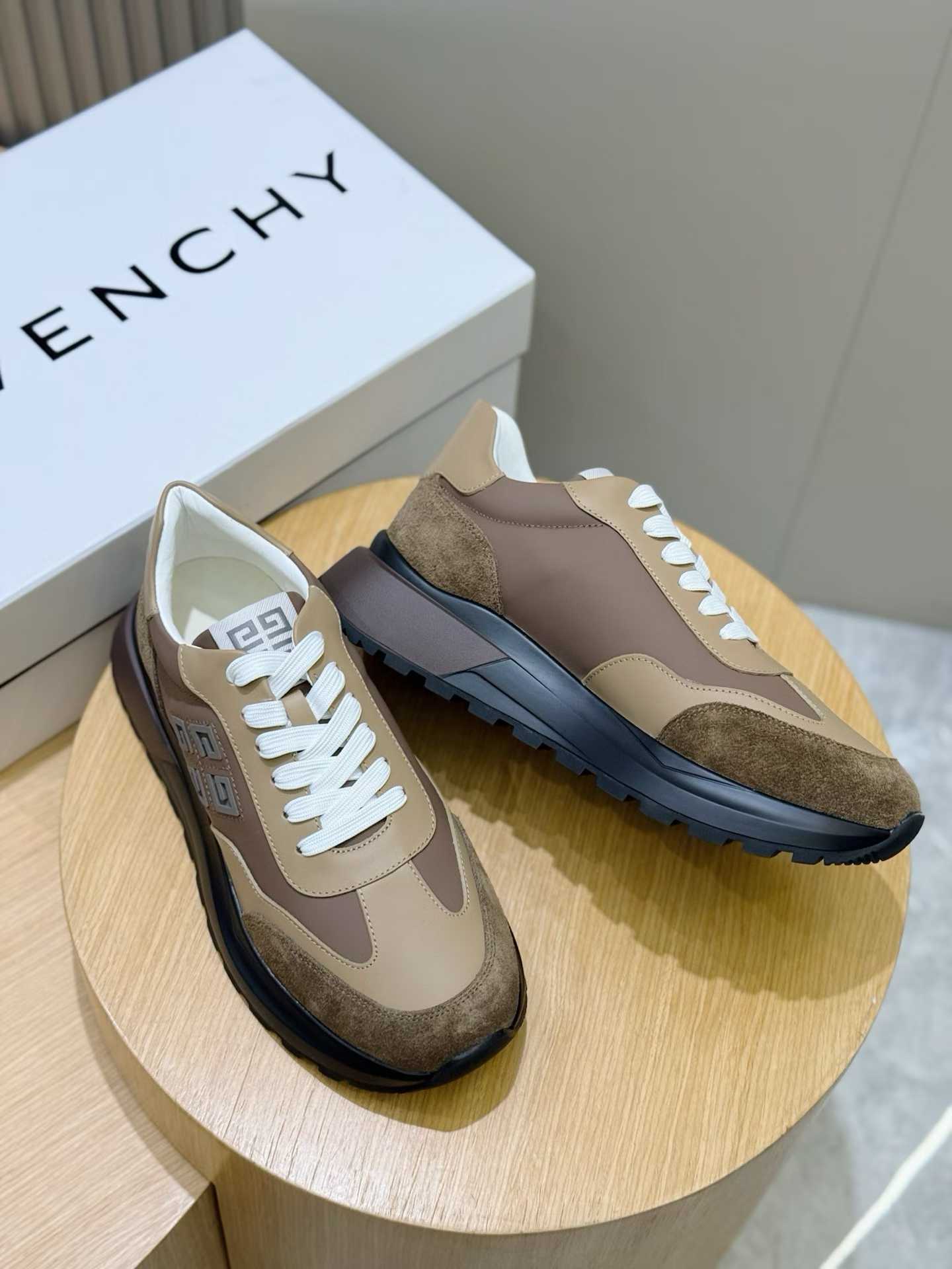 Givenchy low-top sneakers in beige and brown leather and suede with a ridged rubber sole