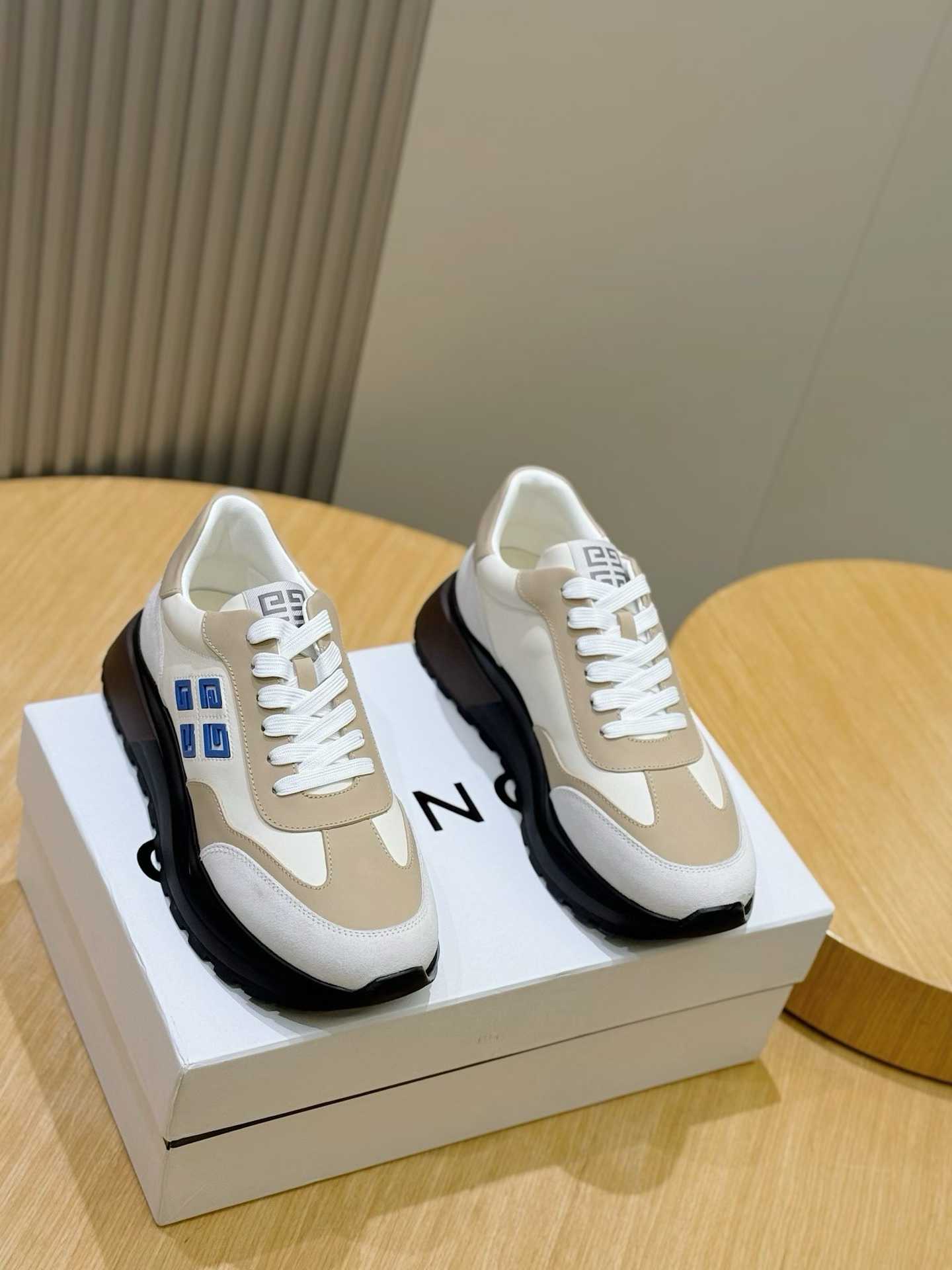 Givenchy sneakers in white and beige