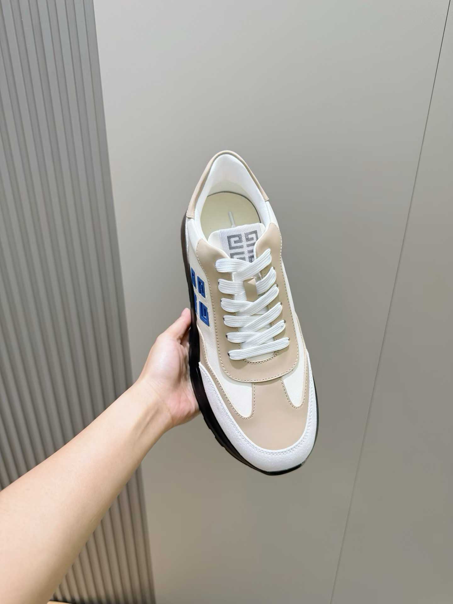 Givenchy sneakers in white and beige
