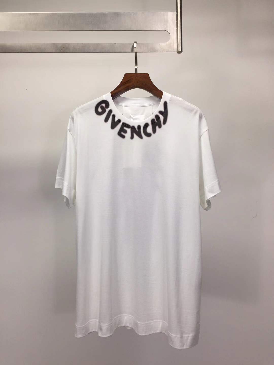 Givenchy logo-print short-sleeved cotton T-shirt in white.