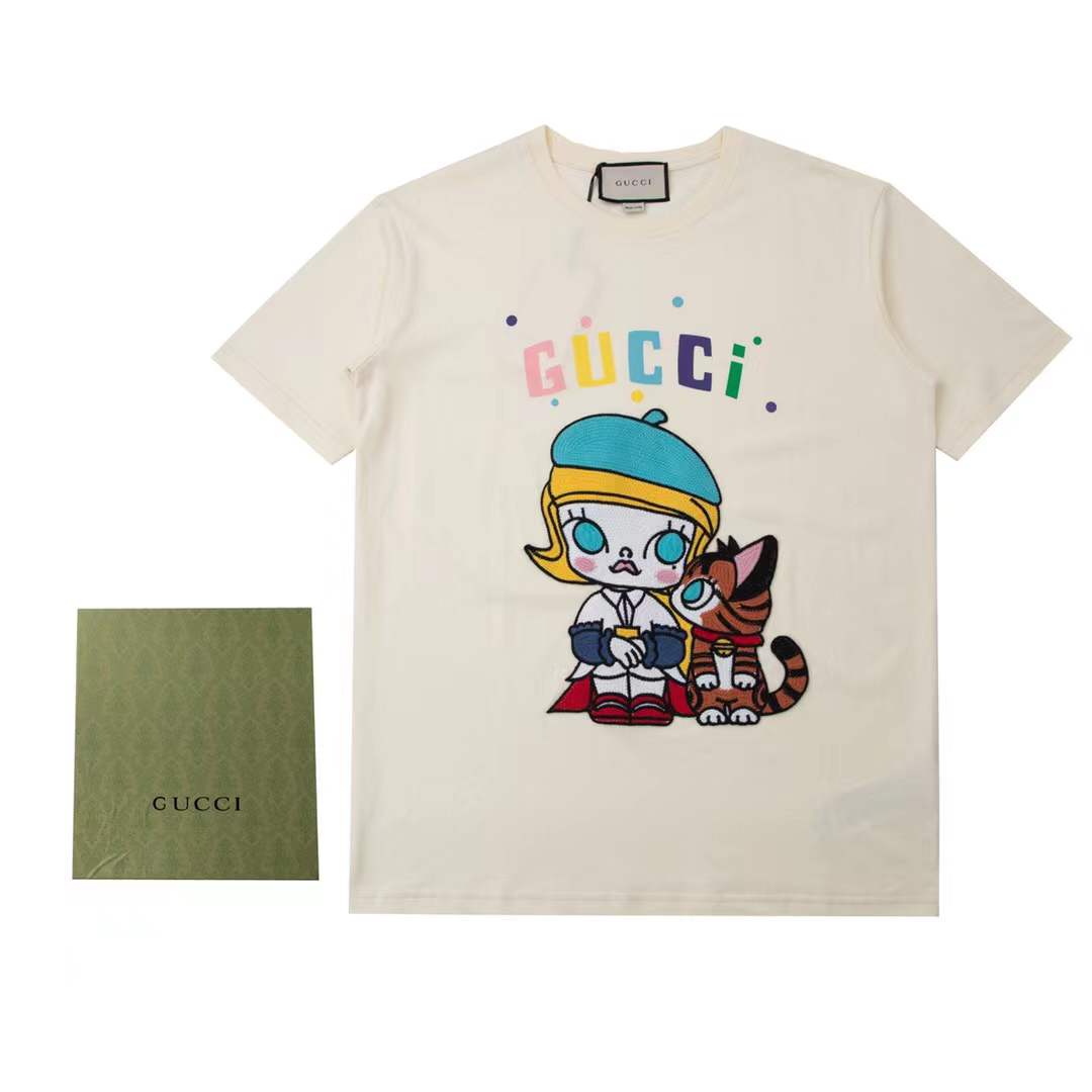 Gucci off-white cotton T-shirt with a print