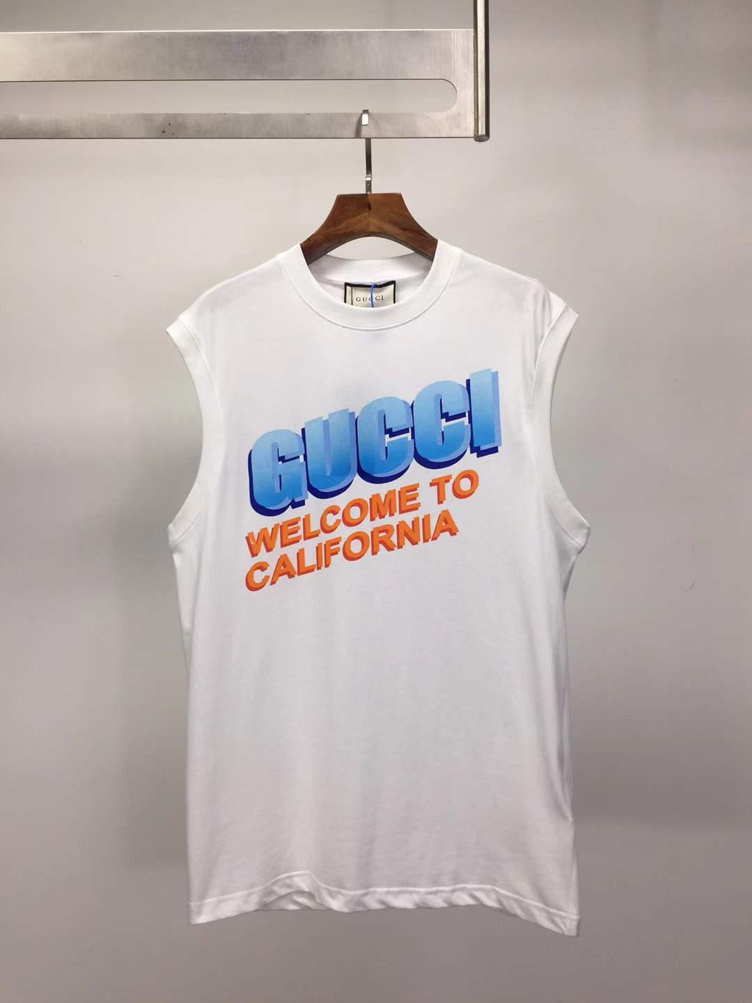 Gucci "Welcome to California" sleeveless T-shirt white