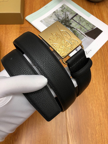 Burberry vintage black leather belt with a gold-tone Horse & Carriage buckle