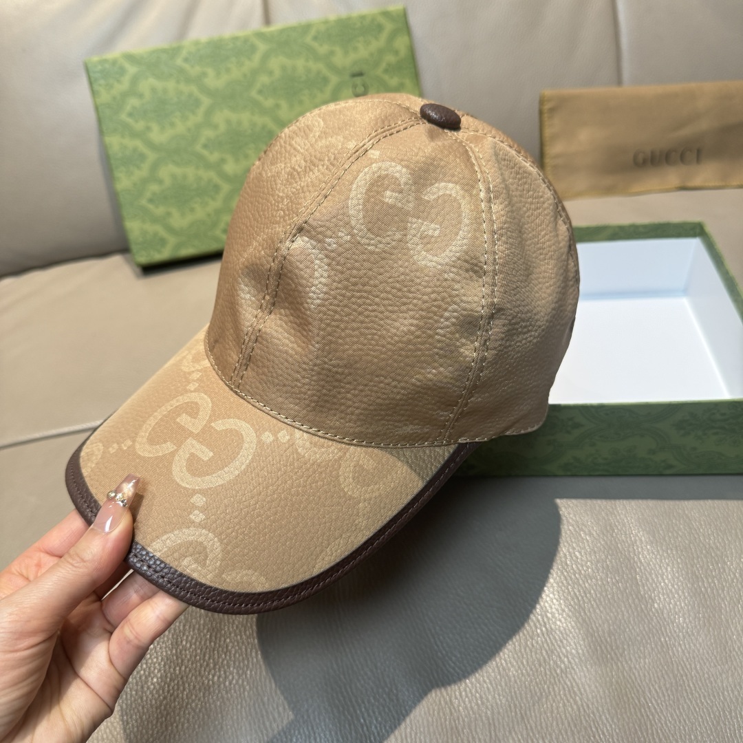 Gucci Jumbo GG canvas baseball hat in beige/light pink