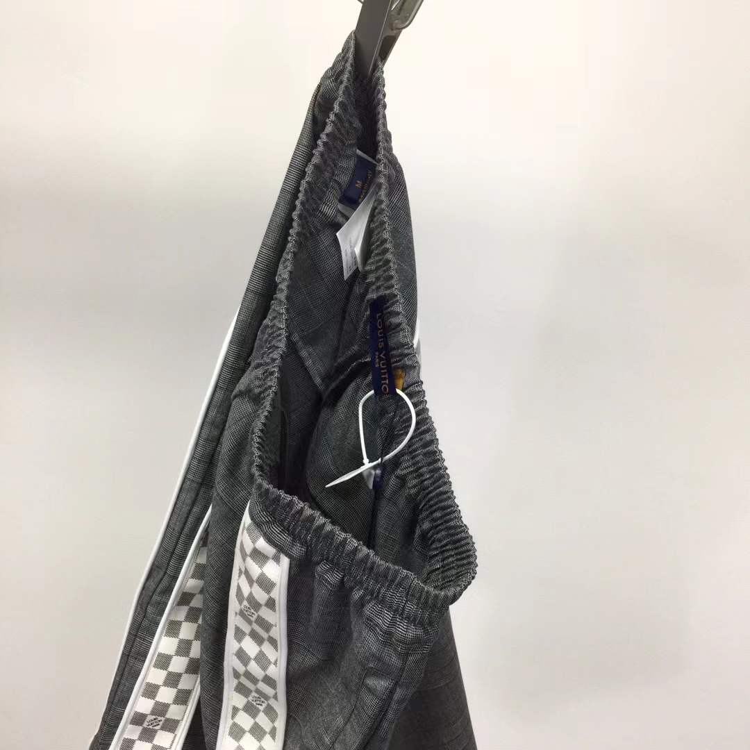 LV Damier Cotton Casual Shorts in a grey color