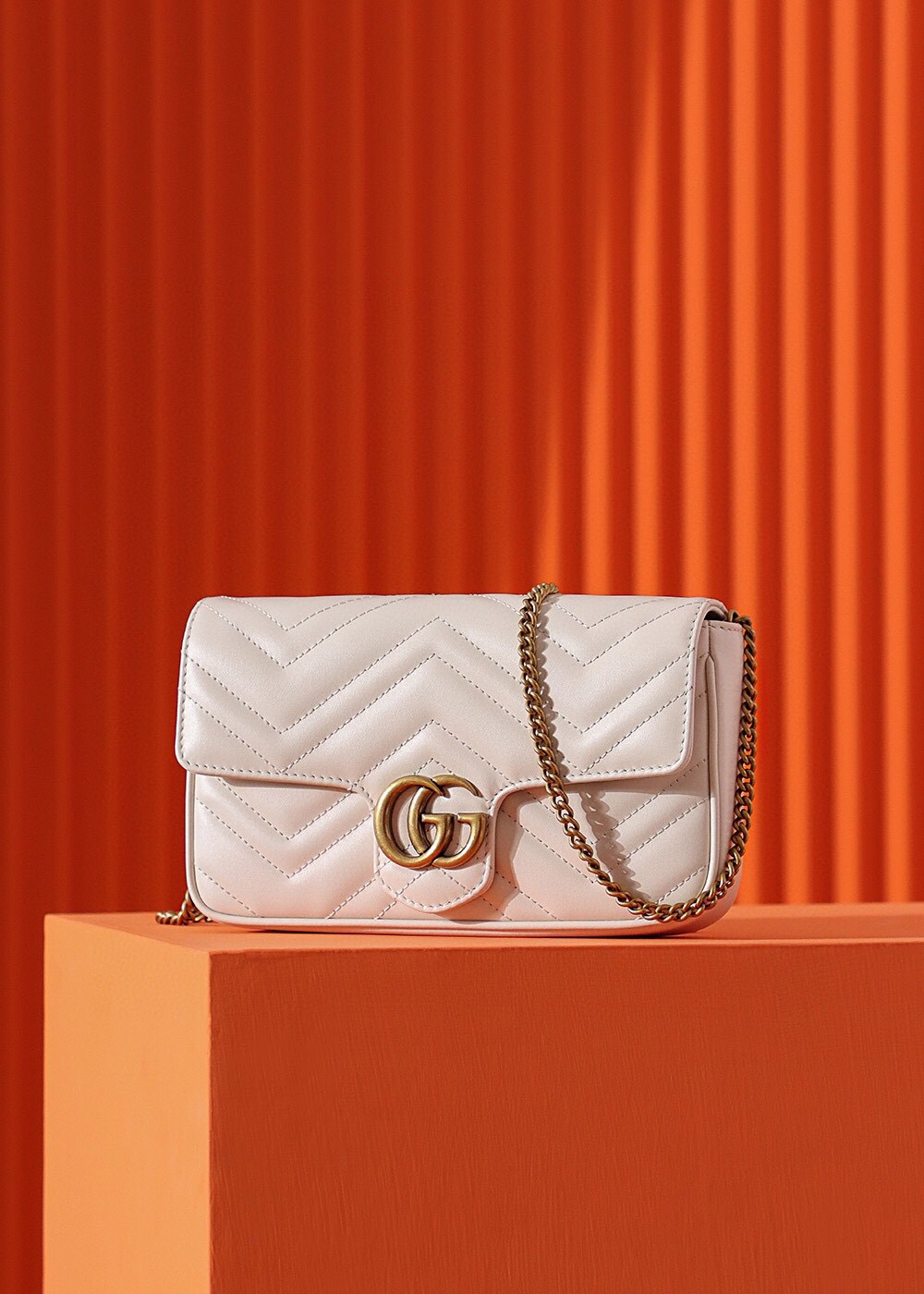 Gucci 𝐌𝐚𝐫𝐦𝐨𝐧𝐭 𝐆𝐆 Mini 751526 shoulder bag in cream white calf leatherSize 21*12*5cm Black / White
