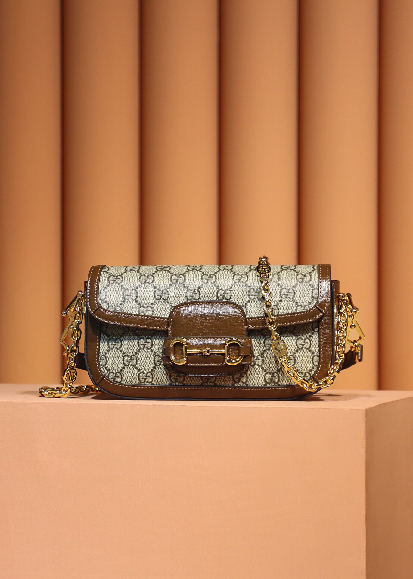 Gucci 𝐇𝐨𝐫𝐬𝐞𝐛𝐢𝐭 𝟏𝟗𝟓𝟓 small shoulder bag in beige GG Supreme canvas New 735178 Size 24*13*5.5cm