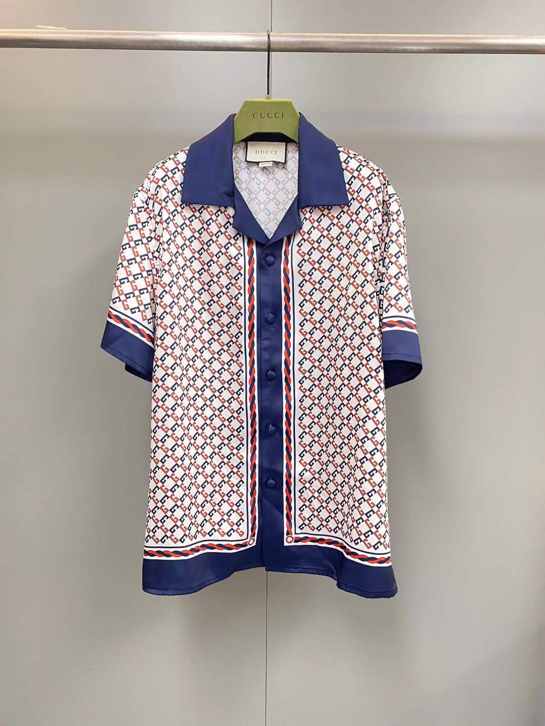 Gucci Geometric G cotton bowling shirt in ivory with red and blue borders