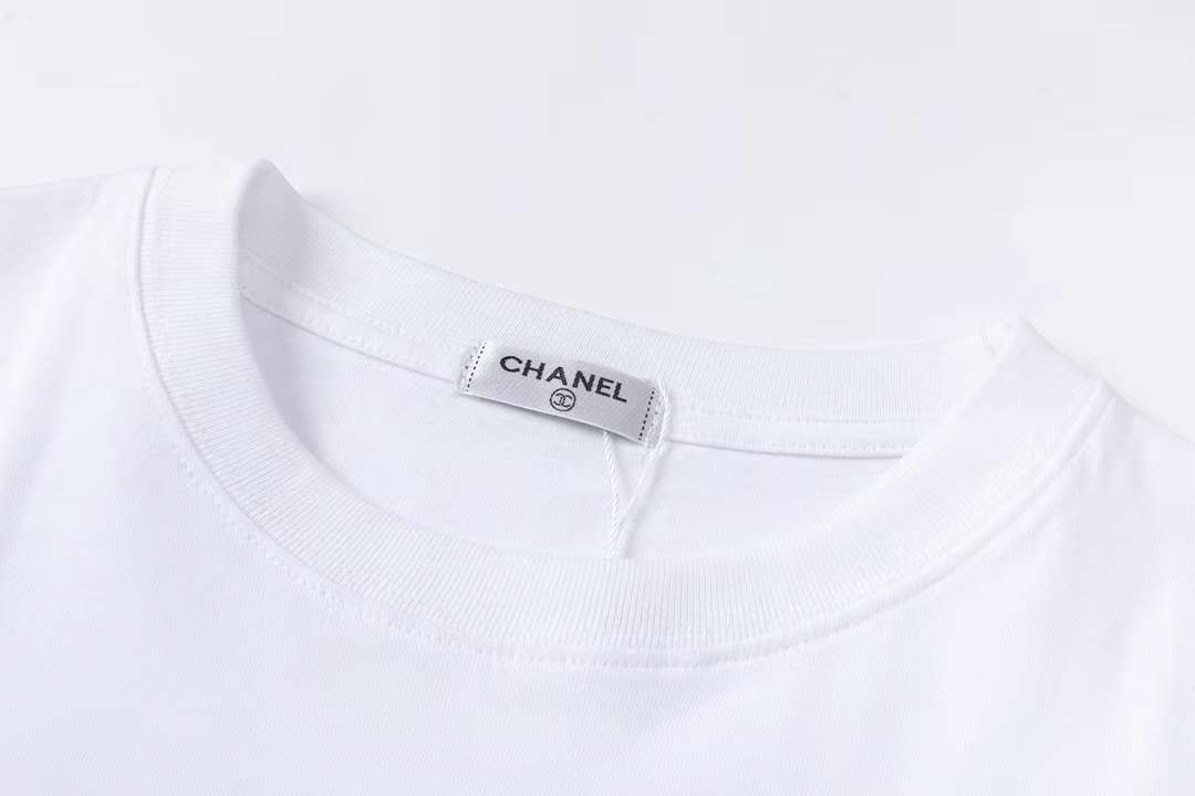 chanel logo crew neck t-shirt.