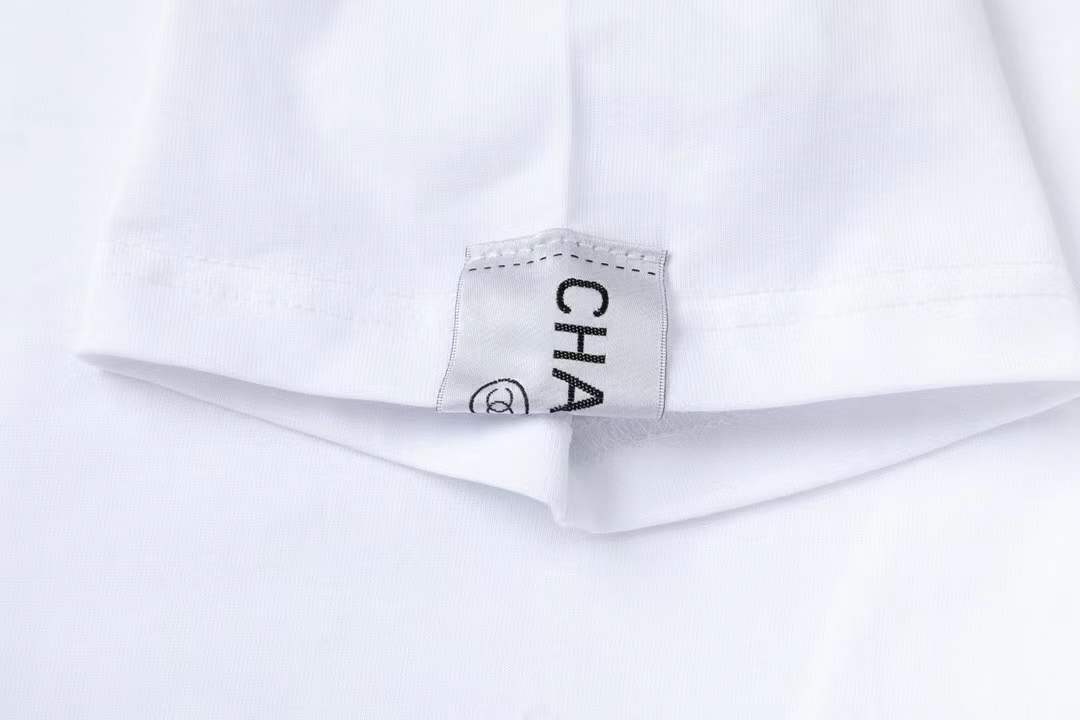 chanel logo crew neck t-shirt.