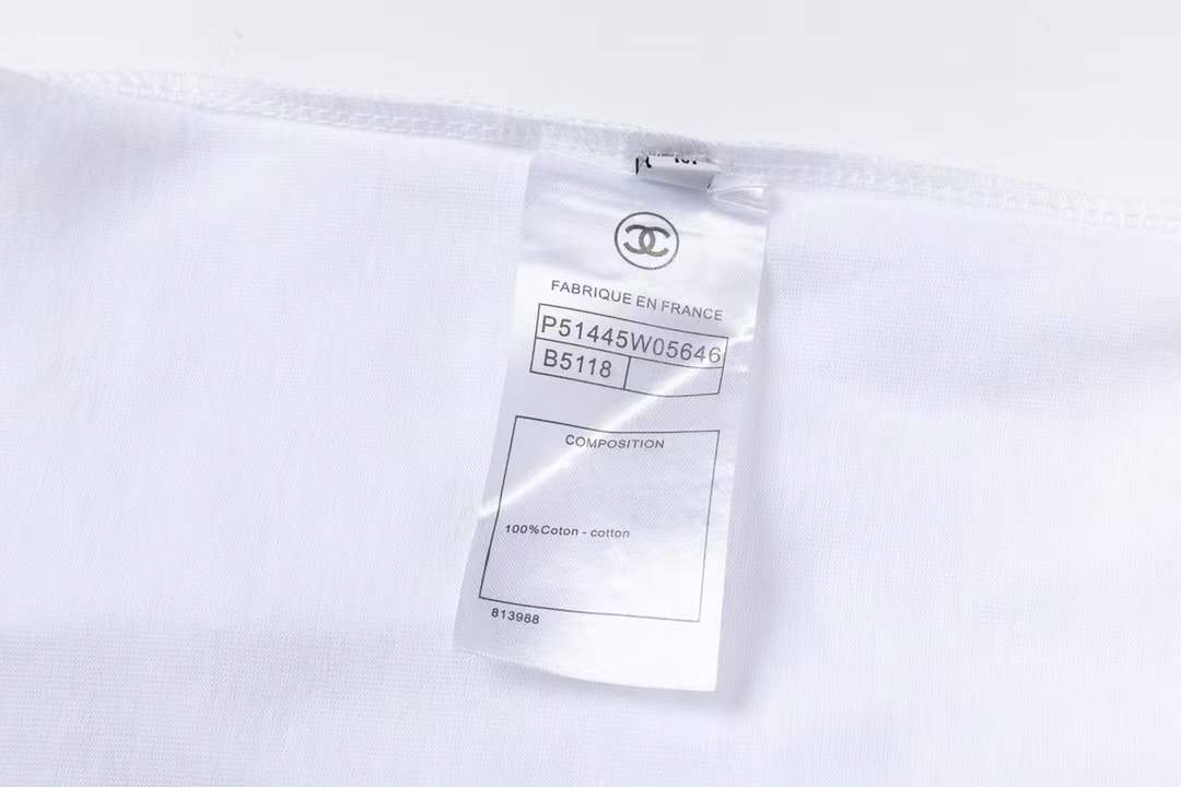 chanel logo crew neck t-shirt.