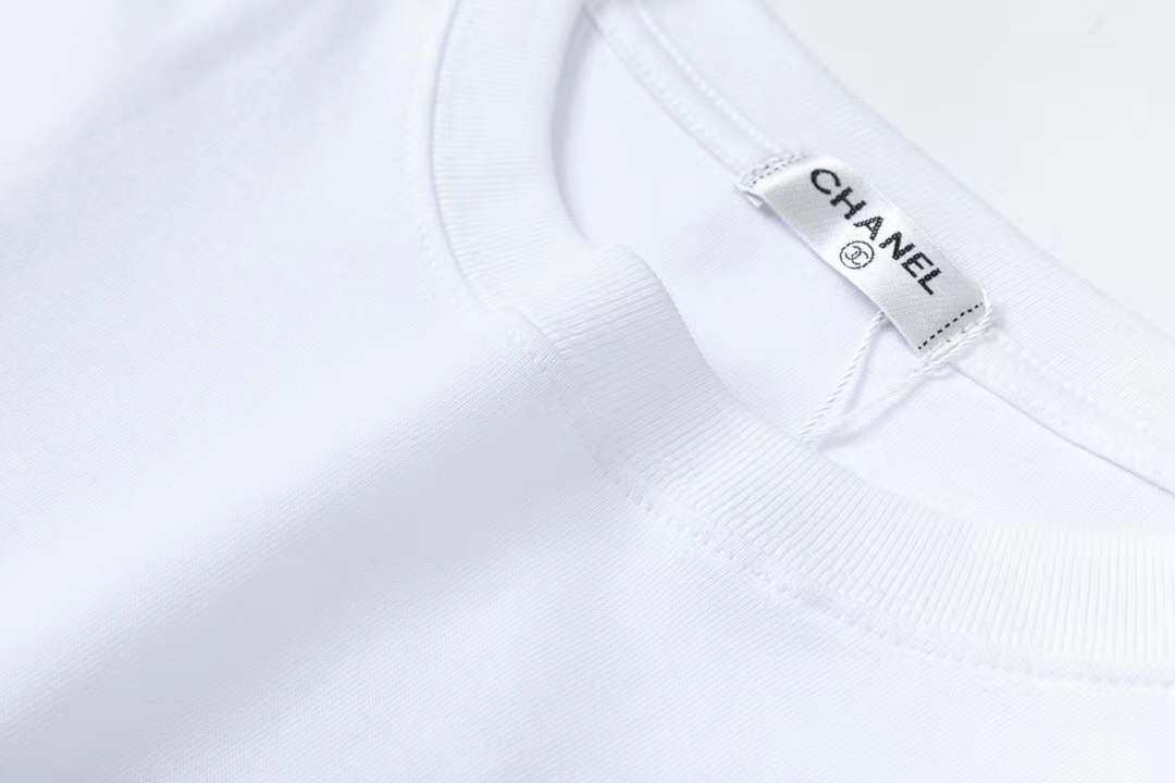 chanel logo crew neck t-shirt.