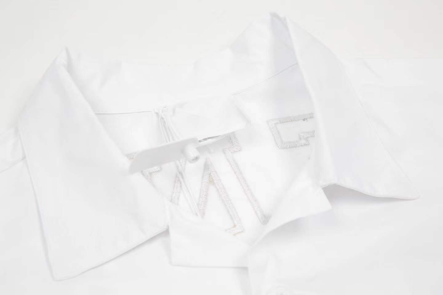 givenchy  logo-print cotton-poplin bowling shirt in white.