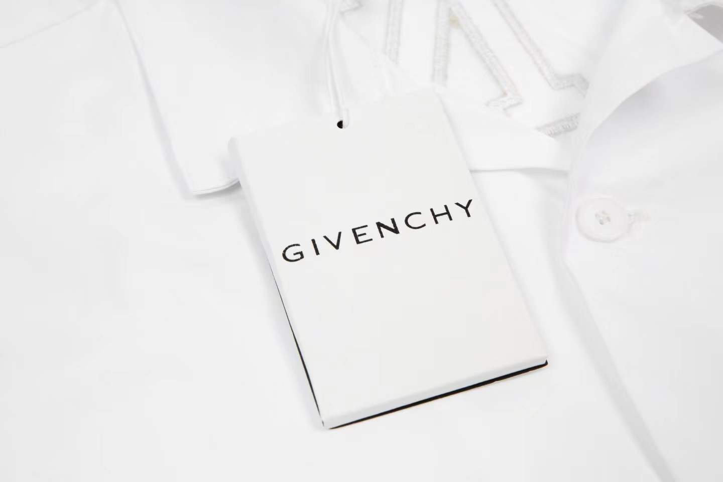 givenchy  logo-print cotton-poplin bowling shirt in white.