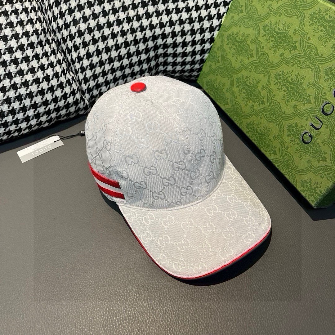 Gucci GG canvas baseball cap in white with a red and green web stripe