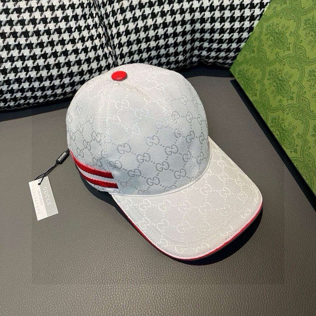 Gucci GG canvas baseball cap in white with a red and green web stripe