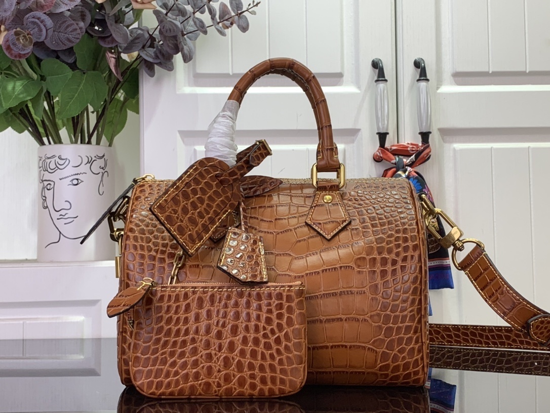 LV Speedy P9 Bandoulière 25 in matte crocodile leather