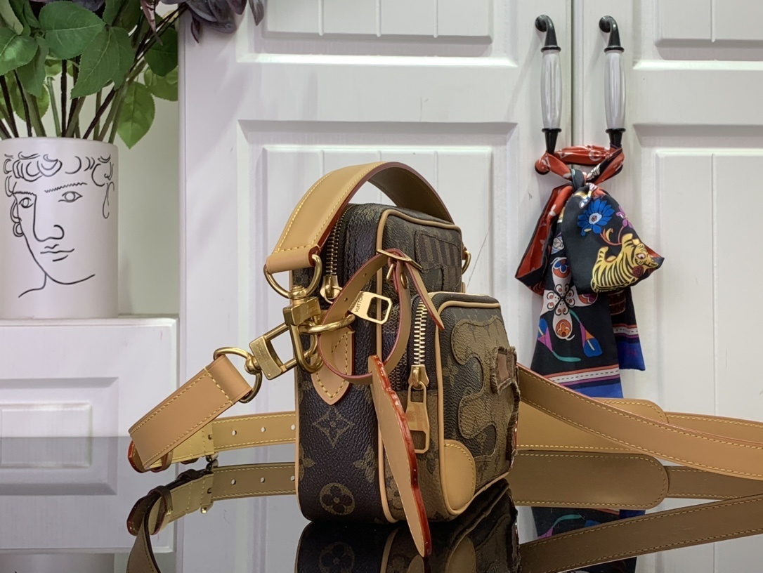 LV x Nigo Nil shoulder bag in brown canvas with gold-tone hardware