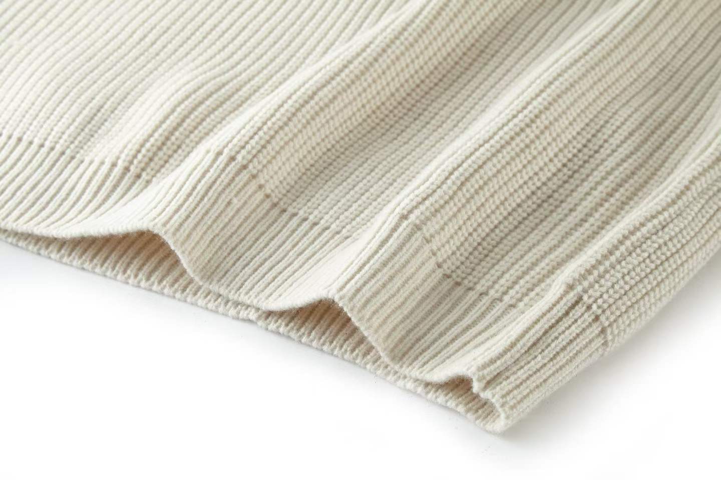 Fendi cream wool pullover with a maxi Fendi logo embroidered on the front.