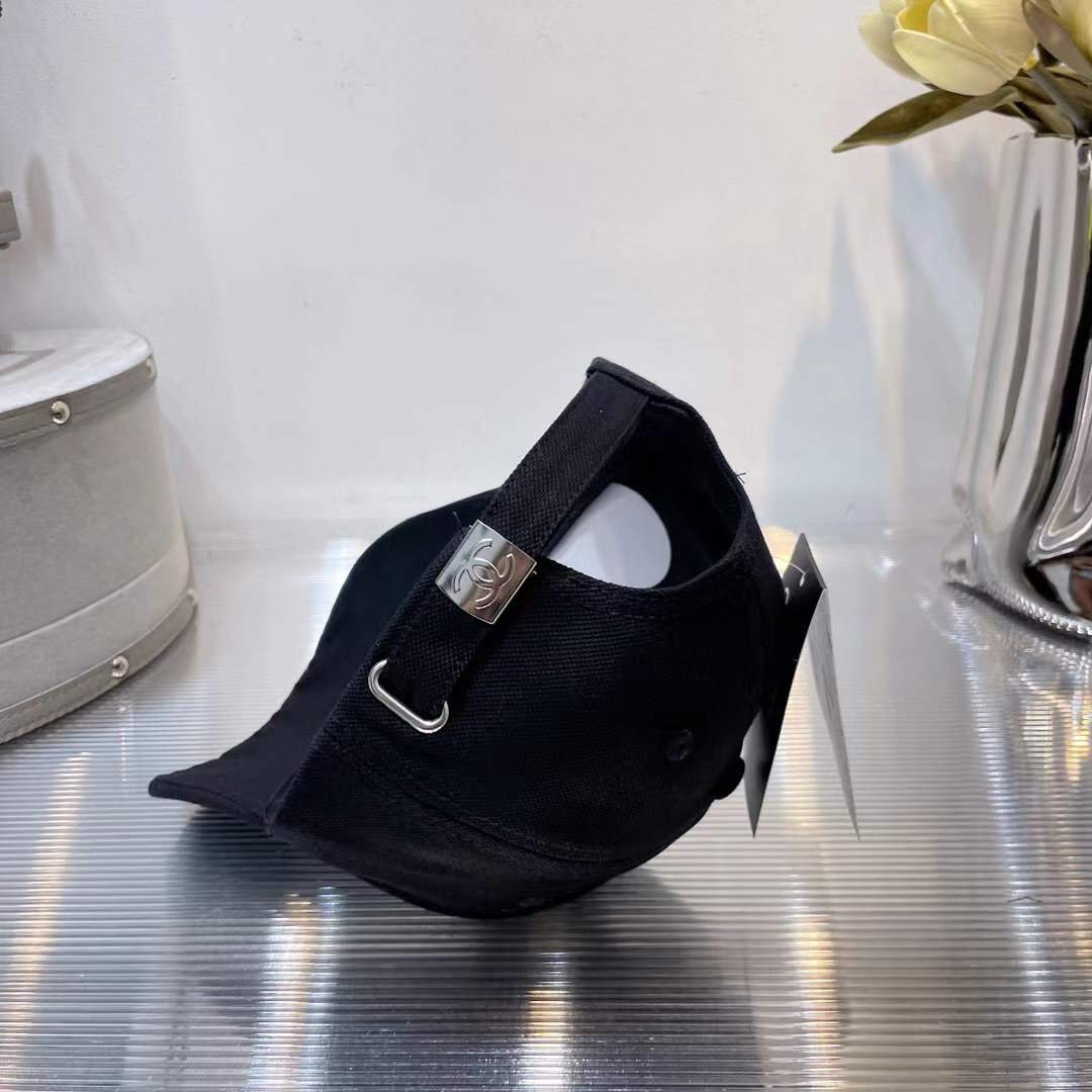 Chanel baseball cap classic interlocking 'CC' logo and a "CHANEL" text embroidery