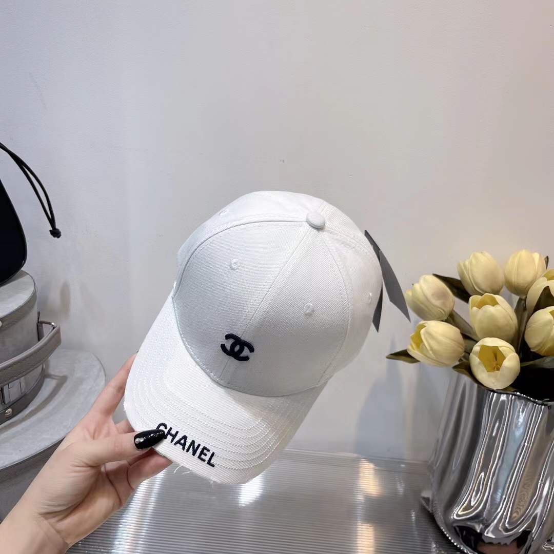 Chanel cotton baseball cap with an embroidered black CC logo